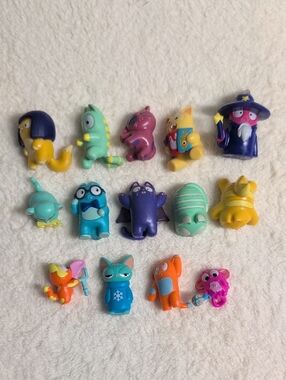 Lost Kitties Cute 14 Pieces Assorted Mini Character Toy Set